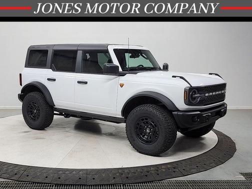 OXFORD WHITE 2026 Ford Bronco Badlands