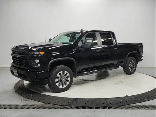 Black 2024 Chevrolet Silverado 2500 Custom