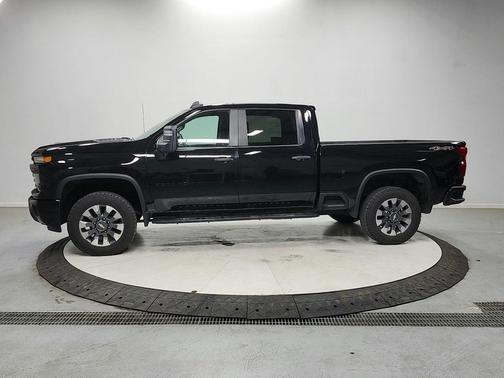 Black 2024 Chevrolet Silverado 2500 Custom