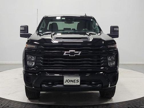 Black 2024 Chevrolet Silverado 2500 Custom