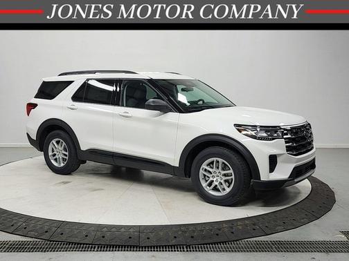 Star White Metallic Tri-Coat 2026 Ford Explorer Active