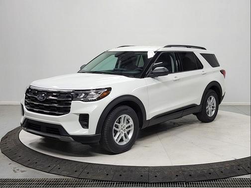 Star White Metallic Tri-Coat 2026 Ford Explorer Active