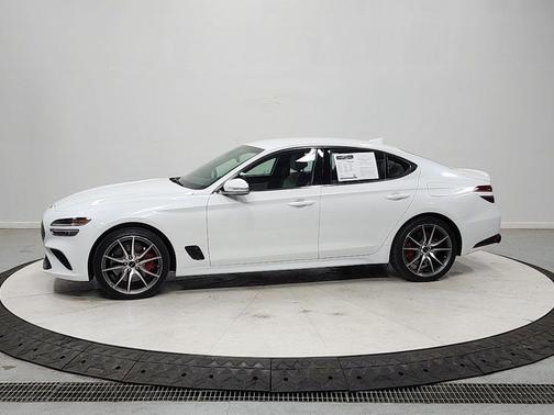Uyuni White 2025 Genesis G70 2.5T RWD