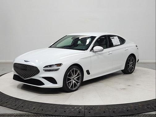 Uyuni White 2025 Genesis G70 2.5T RWD