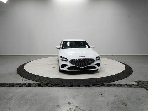 Uyuni White 2025 Genesis G70 2.5T RWD