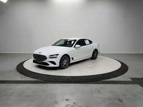 Uyuni White 2025 Genesis G70 2.5T RWD