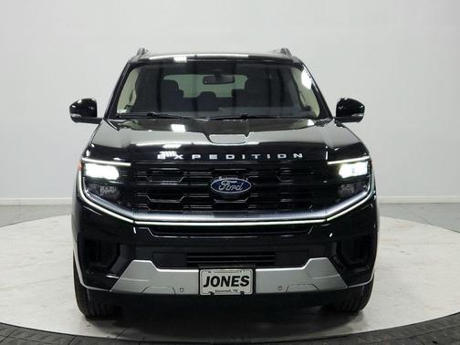 AGATE BLACK METALLIC 2025 Ford Expedition Max Platinum
