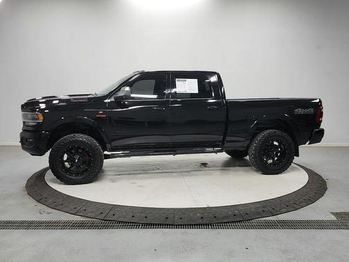 Diamond Black Crystal Pearlcoat 2019 RAM 2500 Laramie Crew Cab 4x4 6'4' Box