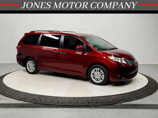 2015 Toyota Sienna XLE