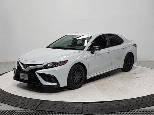 Ice Edge 2023 Toyota Camry SE