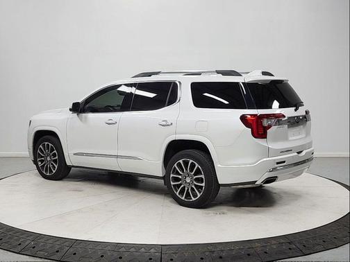 White Frost Tricoat 2022 GMC Acadia Denali
