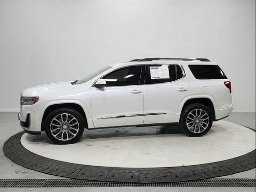 White Frost Tricoat 2022 GMC Acadia Denali