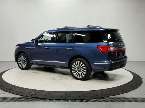 Blue Diamond Metallic 2019 Lincoln Navigator Reserve
