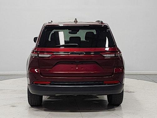 Velvet Red Pearlcoat 2024 Jeep Grand Cherokee Altitude