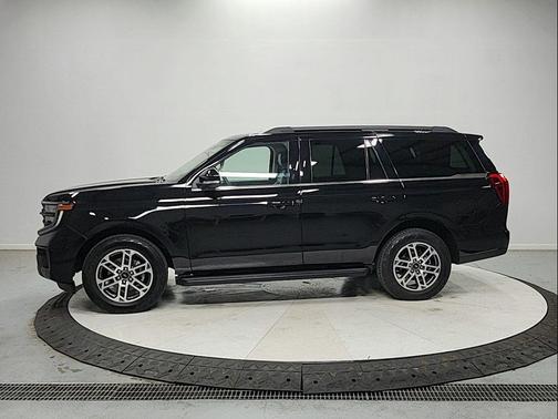 Black Metallic 2025 Ford Expedition Active