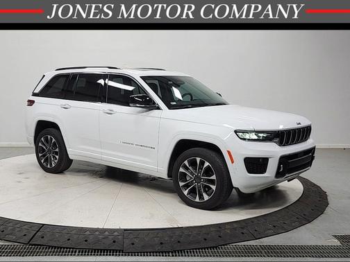 Bright White Clearcoat 2022 Jeep Grand Cherokee Overland
