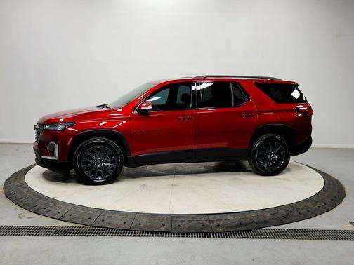Radiant Red Tintcoat 2023 Chevrolet Traverse RS