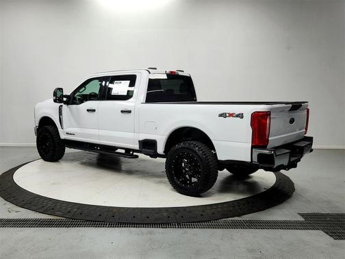 2024 Ford F-350 XLT