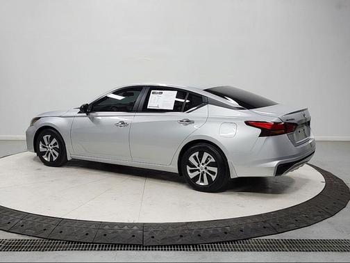 Brilliant Silver Metallic 2024 Nissan Altima S FWD