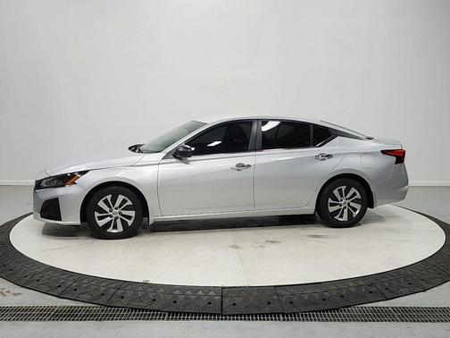 Brilliant Silver Metallic 2024 Nissan Altima S FWD