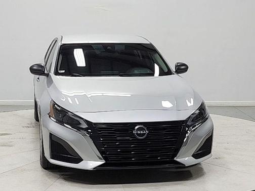 Brilliant Silver Metallic 2024 Nissan Altima S FWD
