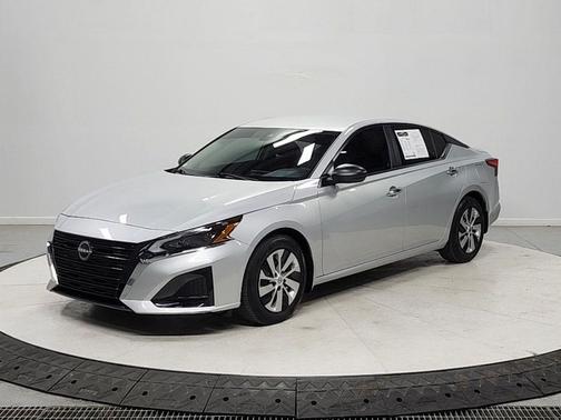 Brilliant Silver Metallic 2024 Nissan Altima S FWD