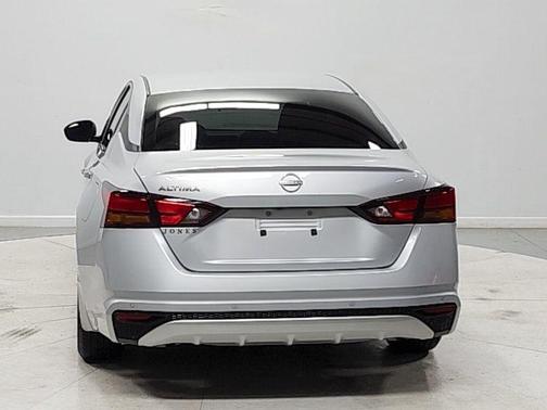 Brilliant Silver Metallic 2024 Nissan Altima S FWD