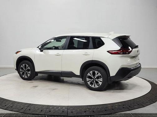 Pearl White Tricoat 2023 Nissan Rogue SV