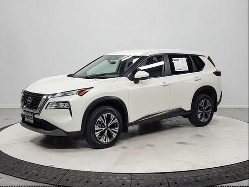 Pearl White Tricoat 2023 Nissan Rogue SV
