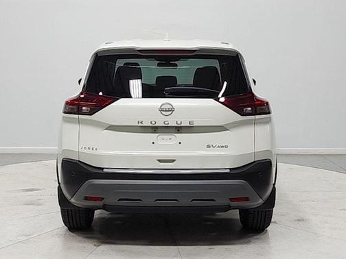 Pearl White Tricoat 2023 Nissan Rogue SV