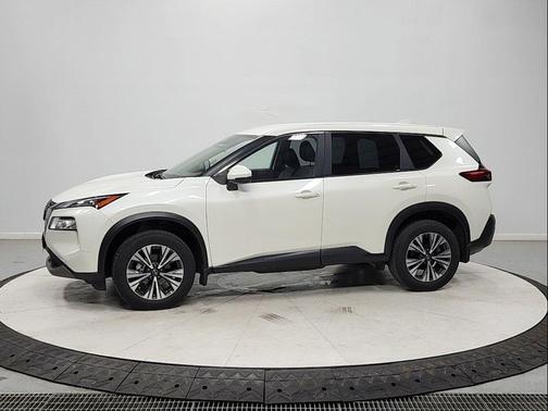 Pearl White Tricoat 2023 Nissan Rogue SV