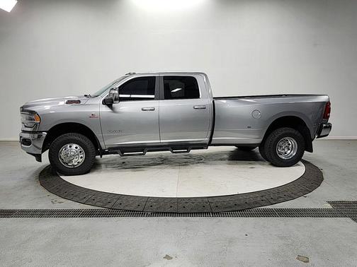 Billet Silver Metallic Clearcoat 2024 RAM 3500 Laramie Crew Cab 4x4 8' Box