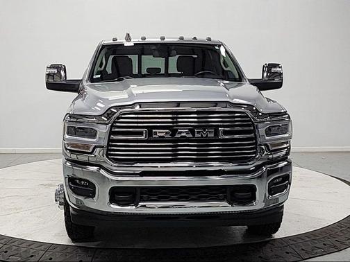 Billet Silver Metallic Clearcoat 2024 RAM 3500 Laramie Crew Cab 4x4 8' Box