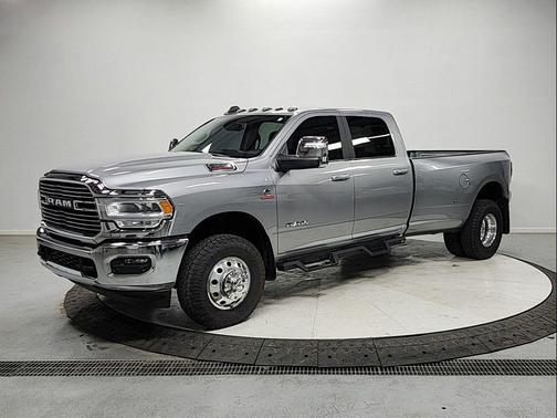 Billet Silver Metallic Clearcoat 2024 RAM 3500 Laramie Crew Cab 4x4 8' Box