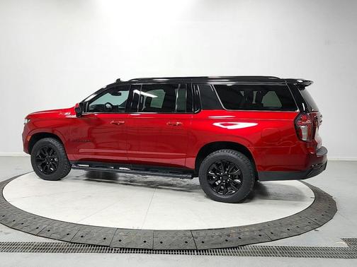 2023 Chevrolet Suburban 4WD Z71