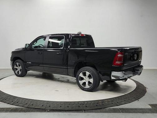 Diamond Black Crystal Pearlcoat 2023 RAM 1500 Laramie