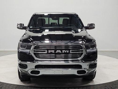 Diamond Black Crystal Pearlcoat 2023 RAM 1500 Laramie