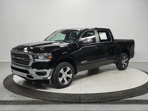 Diamond Black Crystal Pearlcoat 2023 RAM 1500 Laramie