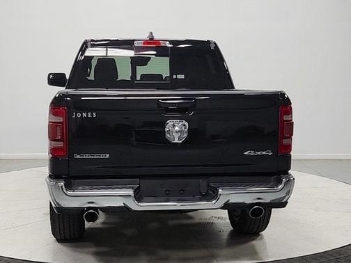 Diamond Black Crystal Pearlcoat 2023 RAM 1500 Laramie