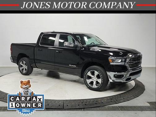 Diamond Black Crystal Pearlcoat 2023 RAM 1500 Laramie