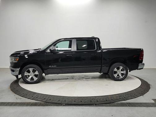 Diamond Black Crystal Pearlcoat 2023 RAM 1500 Laramie