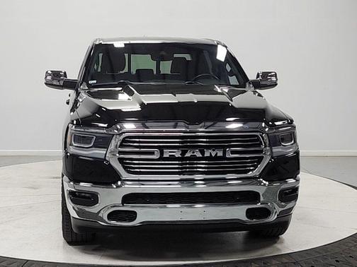 Diamond Black Crystal Pearlcoat 2023 RAM 1500 Laramie
