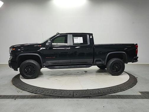 Black 2024 Chevrolet Silverado 2500 4WD Crew Cab Standard Bed ZR2