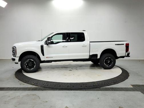 Star White Metallic Tri-Coat 2027 Ford F-250 Lariat