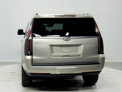 2015 Cadillac Escalade Luxury