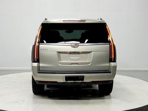 2015 Cadillac Escalade Luxury