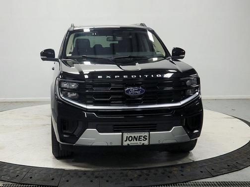 Agate Black Metallic 2025 Ford Expedition Platinum