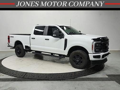 OXFORD WHITE 2023 Ford F-250 XL