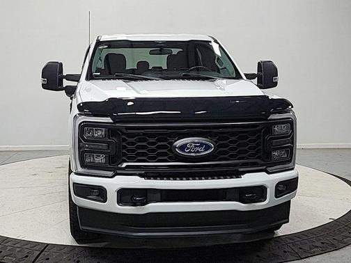 OXFORD WHITE 2023 Ford F-250 XL