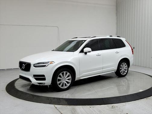2017 Volvo XC90 T6 Momentum